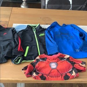 A lot of sweaters and T-shirt. Size 5 and 6